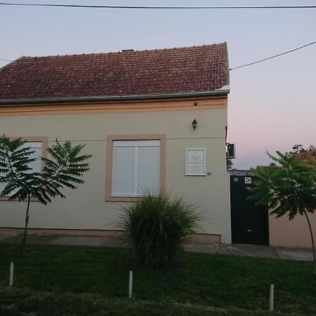 Guest House A'Storia Ruma község Kültér fotó