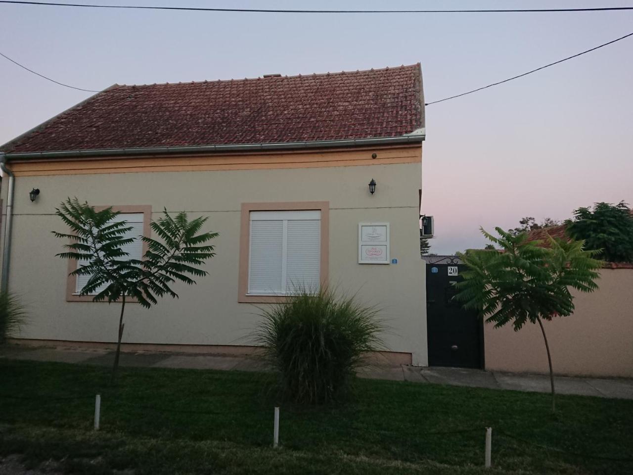 Guest House A'Storia Ruma község Kültér fotó